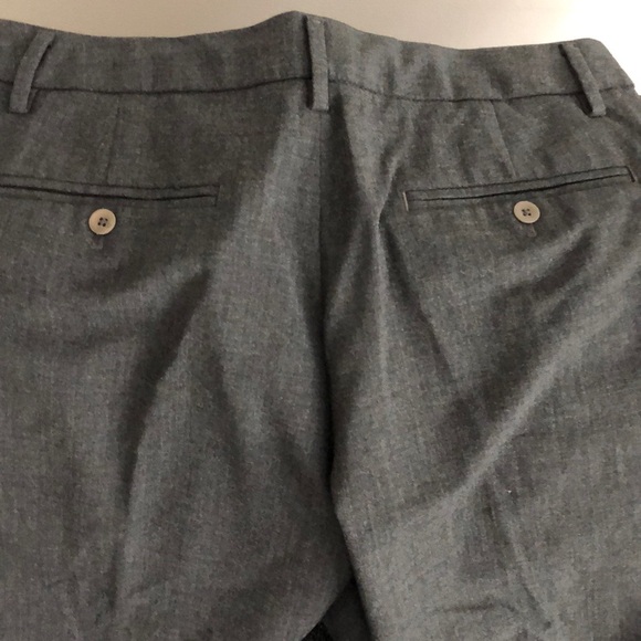 Gap - Picture 3 of 5